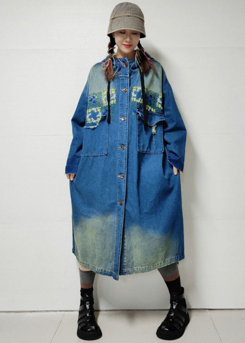 Blå Knapplommer Denim Trench Coat Brodert Langermet - Trenchcoats for kvinner