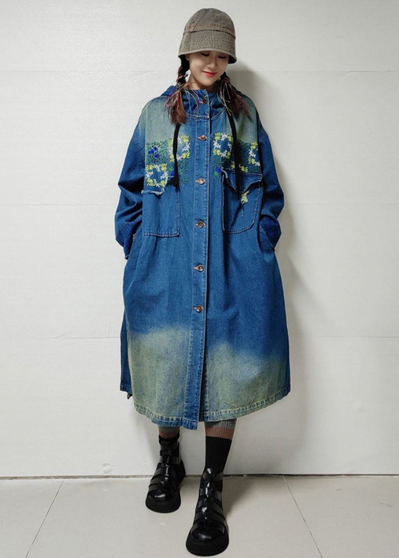 Blå Knapplommer Denim Trench Coat Brodert Langermet - Trenchcoats for kvinner